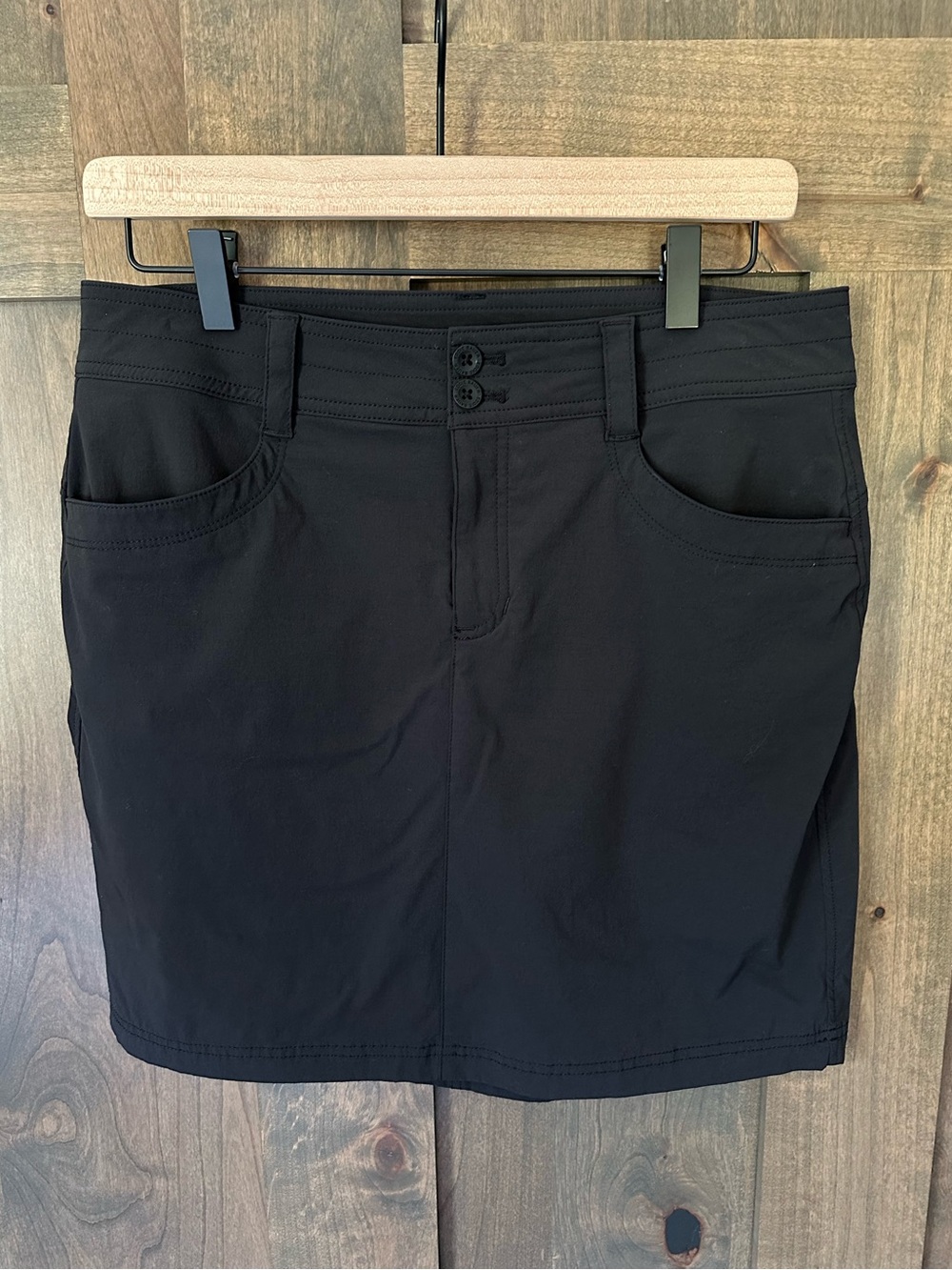 Eddie Bauer Women’s Black Travex Skort